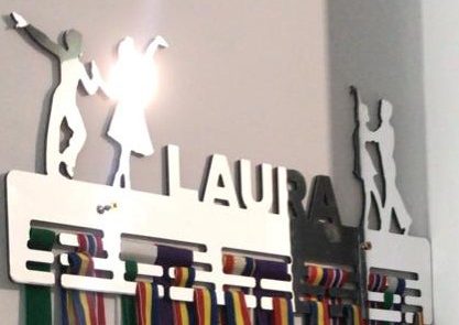 medalii dans crom oglinda