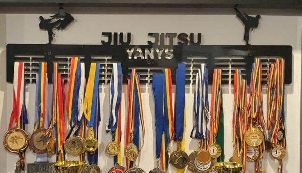 suport medalii Jiu Jitsu 99cm negru (2)