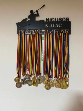 sup medalii Kaiac 49cm negru